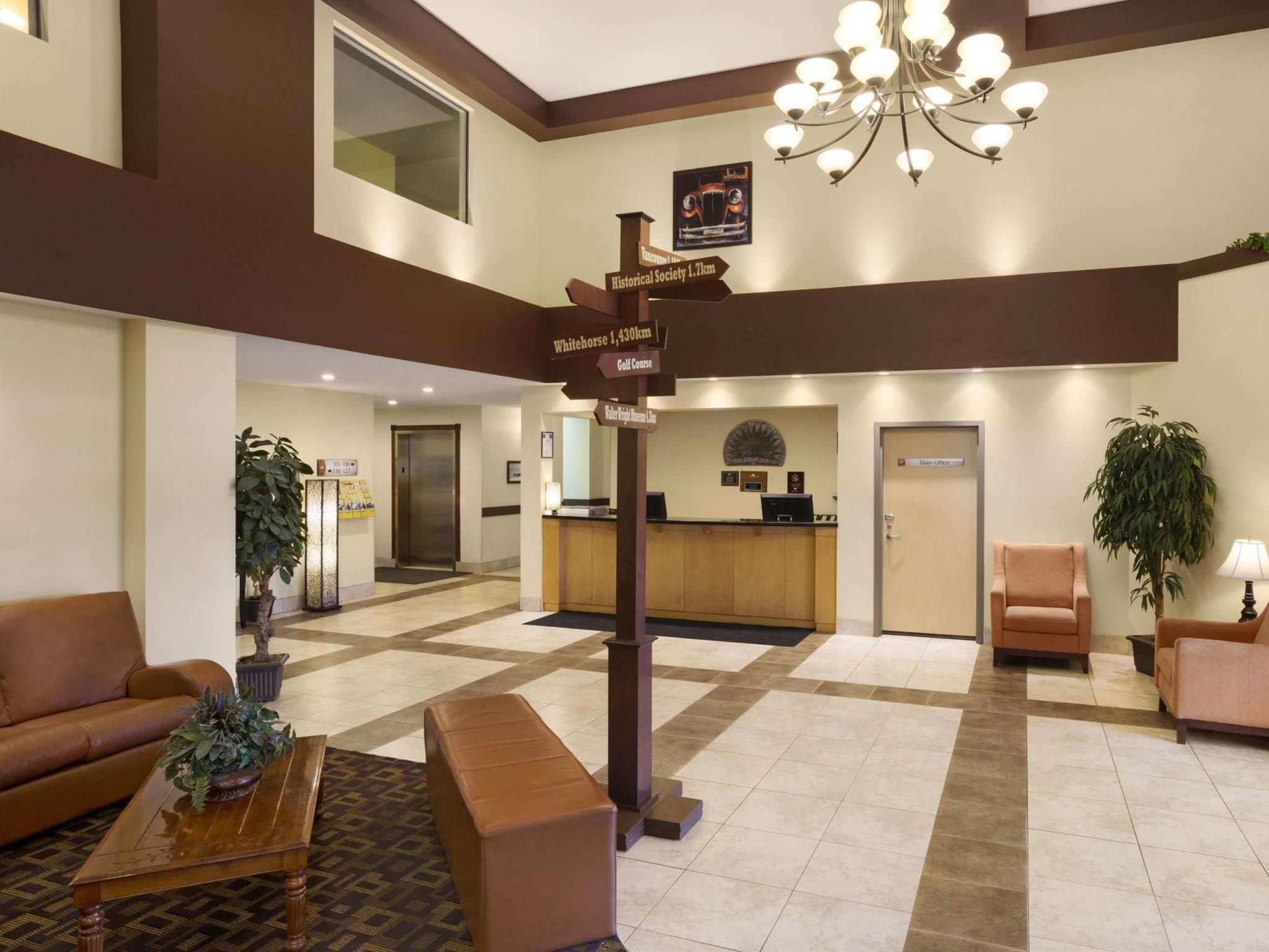 Days Inn By Wyndham Dawson Creek Exterior photo