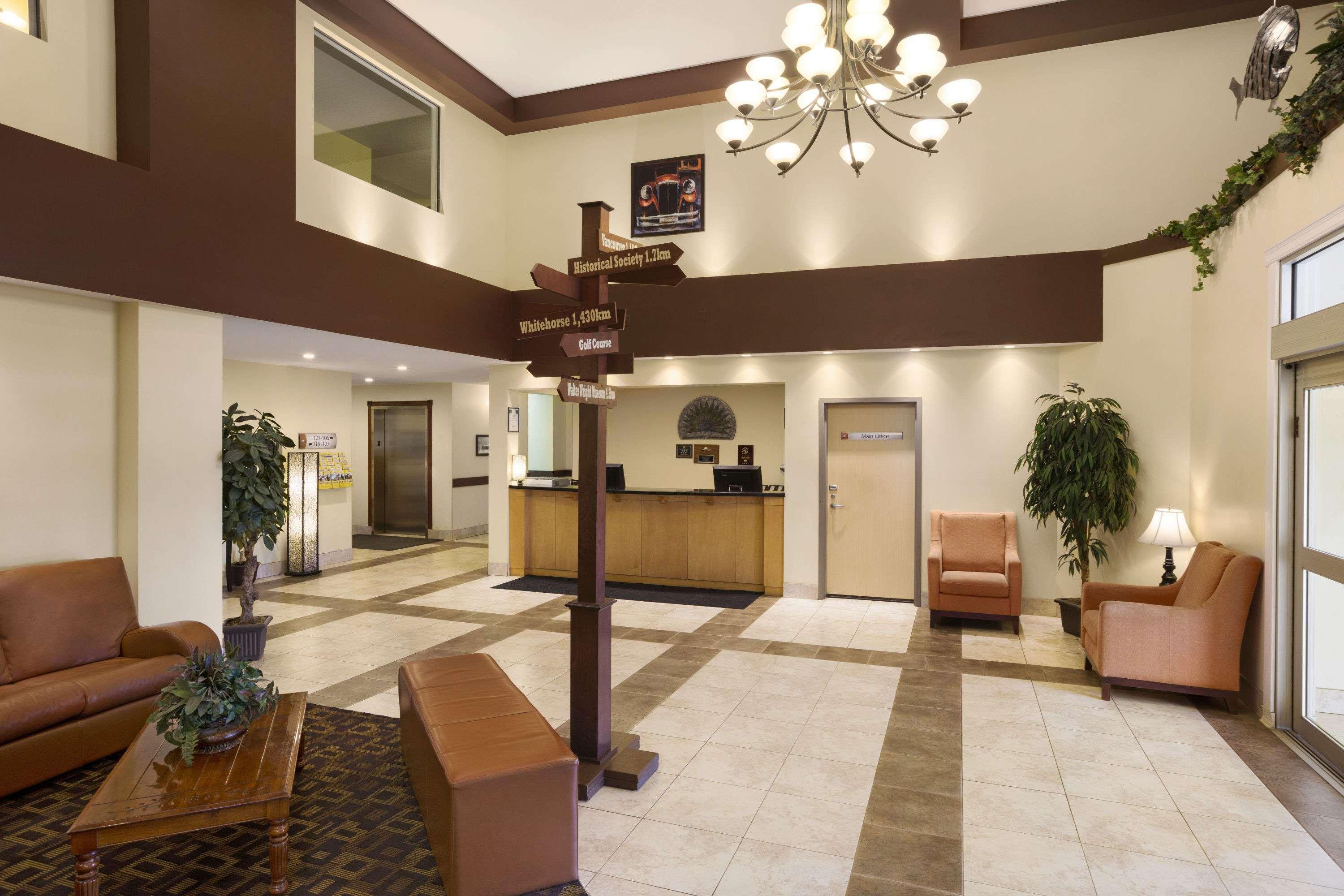 Days Inn By Wyndham Dawson Creek Exterior photo