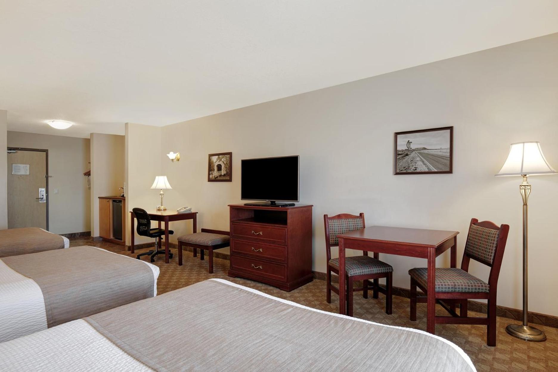 Days Inn By Wyndham Dawson Creek Exterior photo