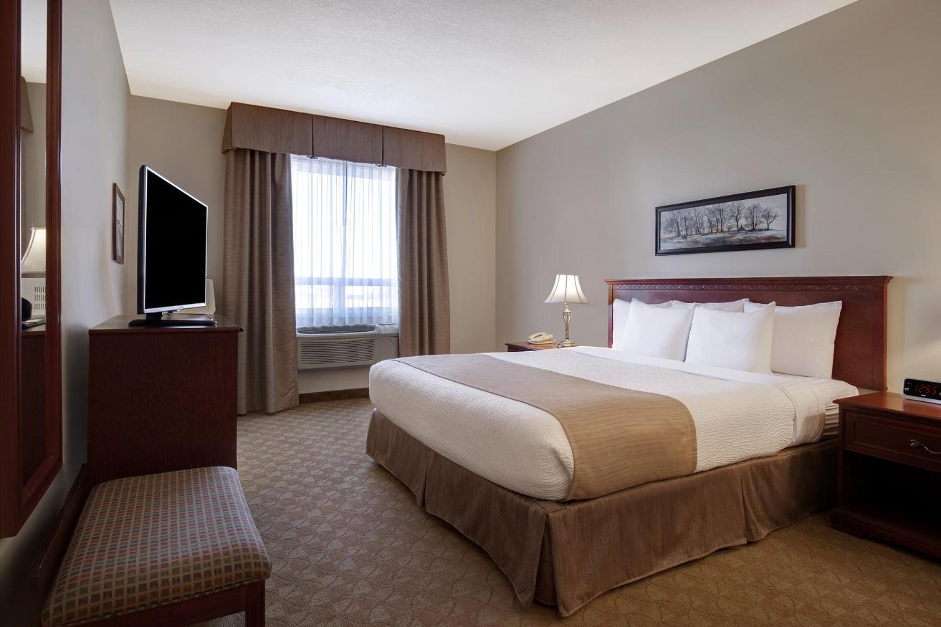 Days Inn By Wyndham Dawson Creek Exterior photo