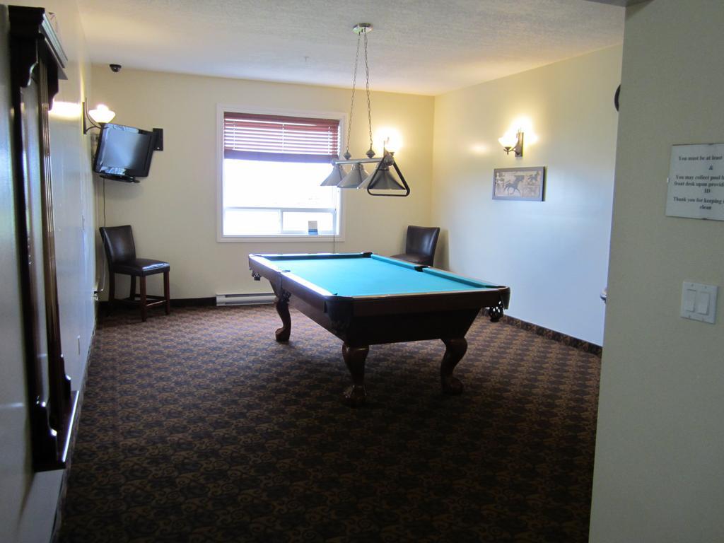 Days Inn By Wyndham Dawson Creek Exterior photo